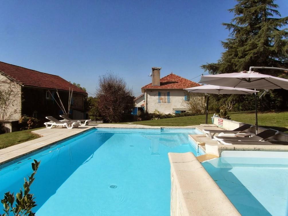 Chambres D'Hotes Domaine De Compostelle Casteide-Candau ภายนอก รูปภาพ